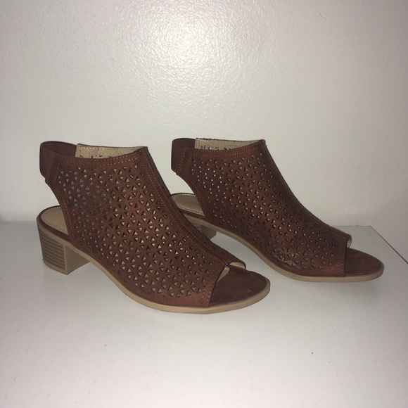 Shoes - Picture 1 of 4